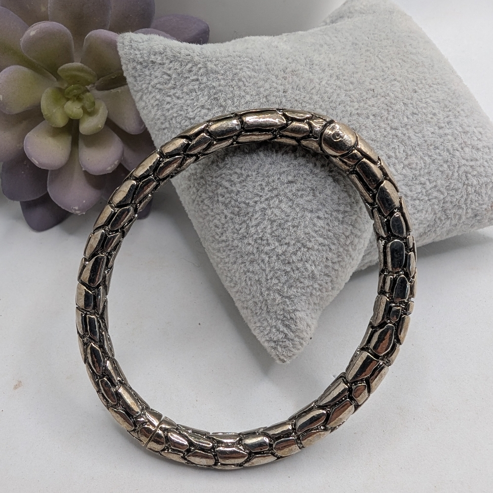 Vintage Silver Tone Cobra Scale Magnetic Bypass Bangle Bracelet‎